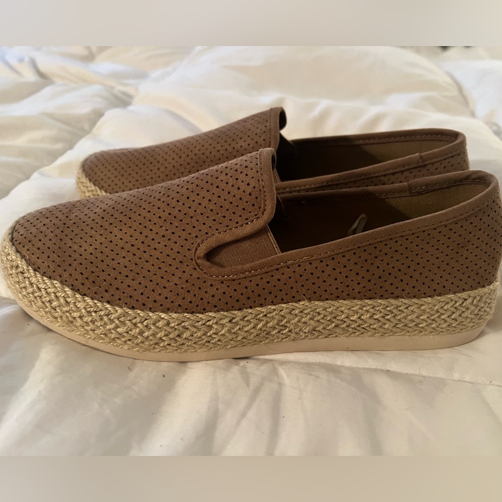 New Esprit slip on espadrille flats, 7.5